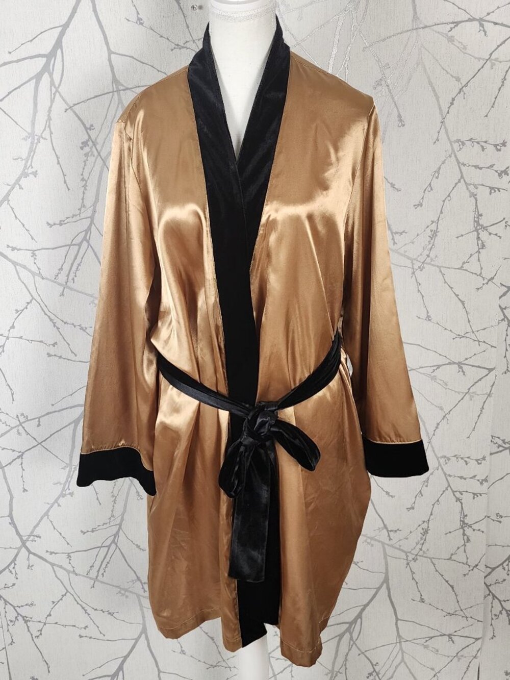 Morgan Taylor Intimates Gold & Black Belted Satin Robe